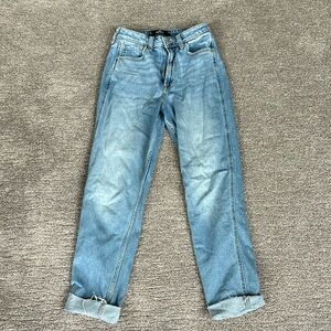 Blue Ultra High Rise Mom Jean, size 26, Hollister